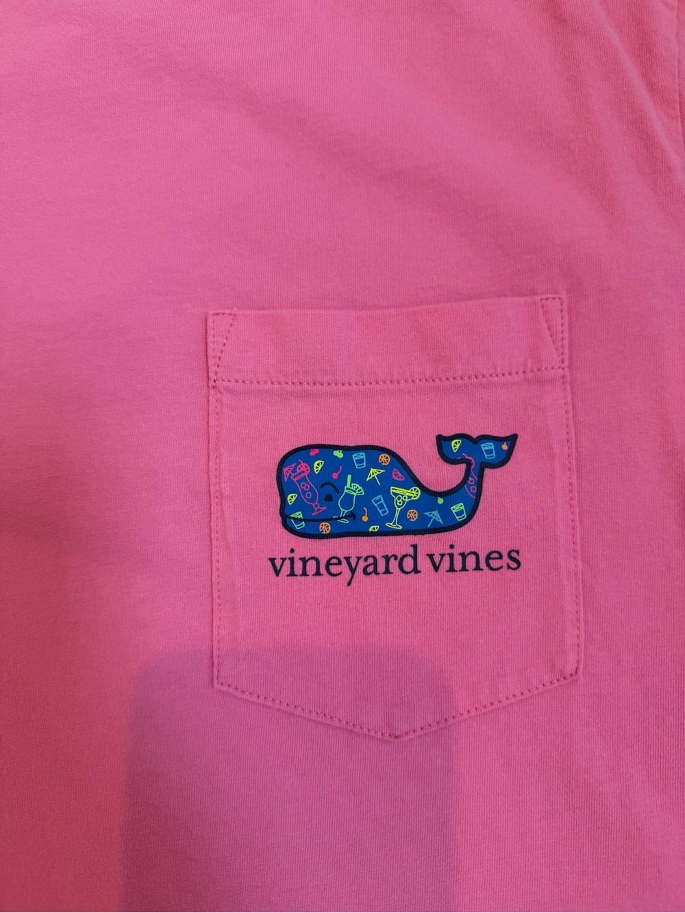 Vineyard Vines Men’s Pocket Tee in Hot Pink with Blue Whale - Picture 2 of 5